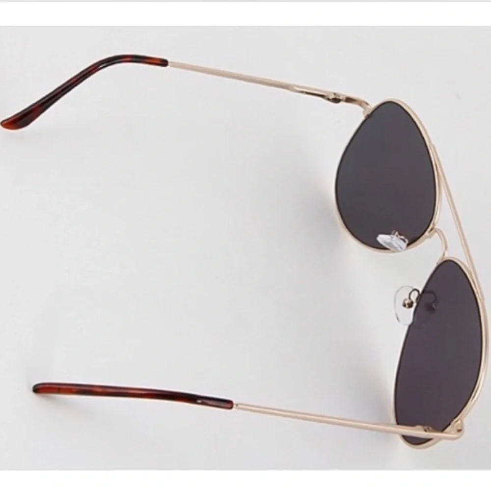 Pink aviator sunglasses